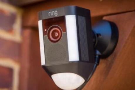 Alexa更新可让您在EchoShow上观看Ring和Arlo和安全摄像头警报