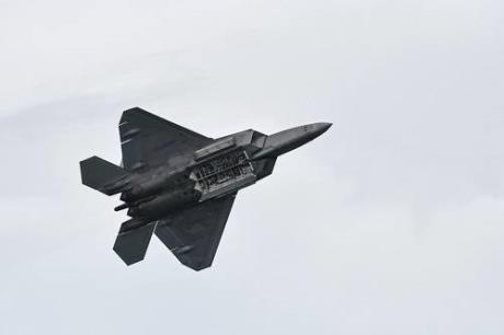 俄媒：美称因俄空军活动频繁 将向中东部署F-22战斗机