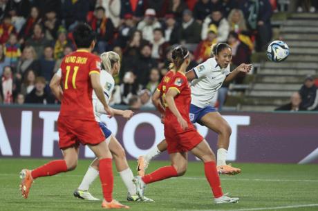 1-6失利背后：女足英超2.2亿创世界纪录，中国女足无人问津
