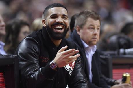 莱尔斯：为啥NBA冠军要被称作世界冠军？Drake：整个联盟都不理你