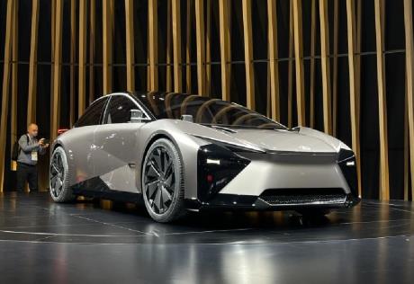 雷克萨斯亮相全新概念车,2026年将量产,引发人们购买热情?