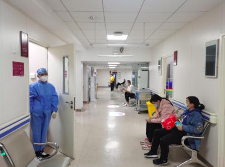 北京超过80家医院设有儿科晚间门急诊,呼吸道疾病儿童频繁就诊