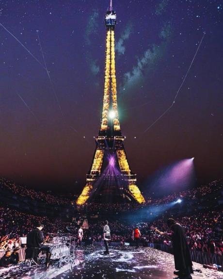 五月天在巴黎演唱会遭指走音破音、演唱姿势单一、E6音域难以达到