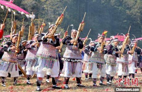 广西侗乡:传统花炮节:炫动的民族风采